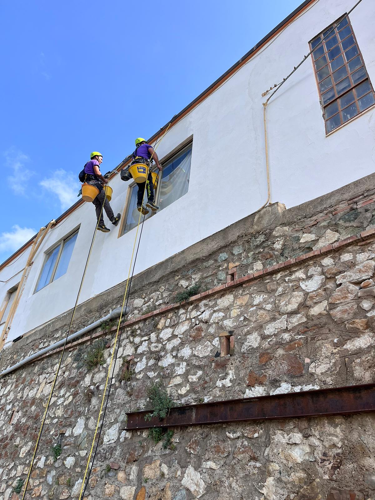 Acrobatica Building: Esperti in Lavori Edili in Alta Quota